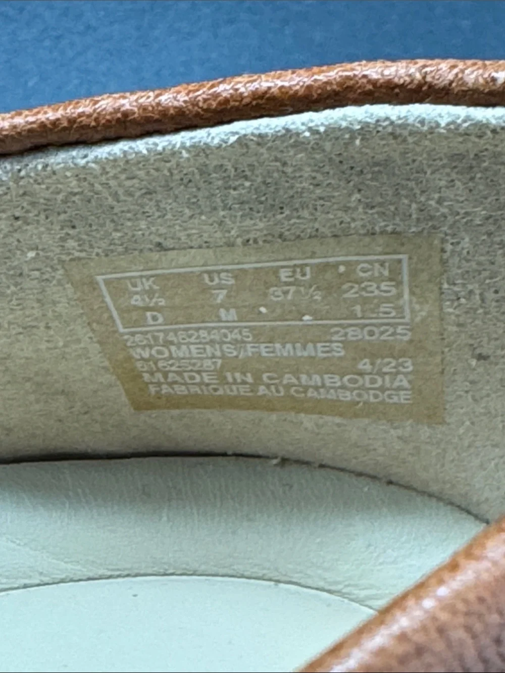 Clarks Women's Dark Tan Leather Slip-On Loafers Sz 7